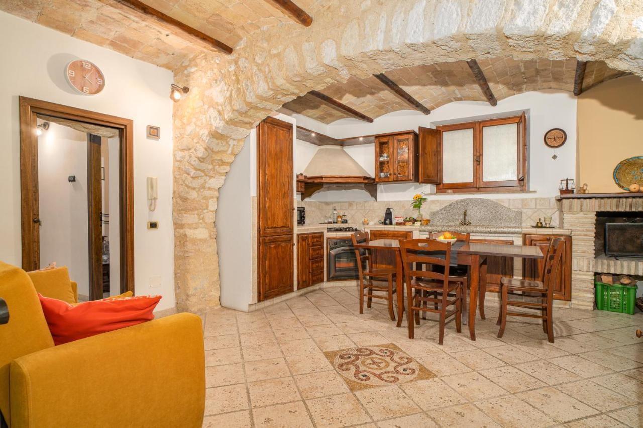 La Casa Dell' Etrusco Villa Tarquinia Bagian luar foto