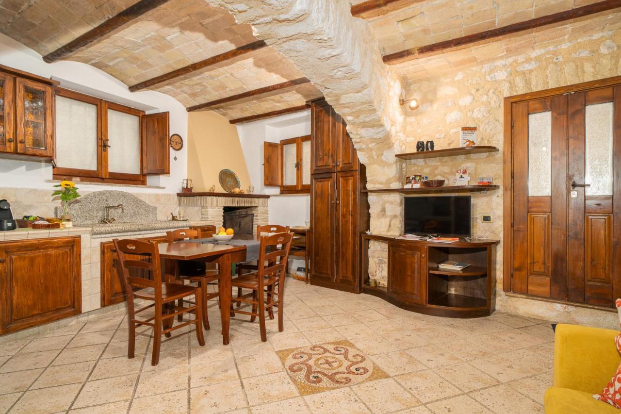 La Casa Dell' Etrusco Villa Tarquinia Bagian luar foto